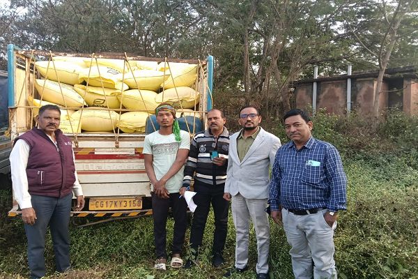 ओड़ीसा से अवैध रूप से लाये जा रहे 30 क्विंटल धान और वाहन को किया गया जब्त