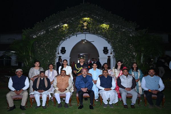 मानवीय संवेदनाओं के साथ कार्य करें - श्री डेका