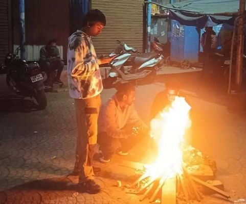  रायपुर निगम ने अलाव की व्यवस्था की