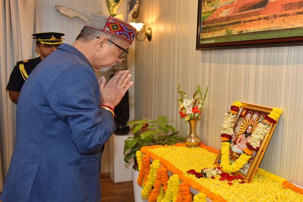  राज्यपाल श्री डेका ने संत बाबा गुरु घासीदास जयंती पर पुष्पांजलि अर्पित की