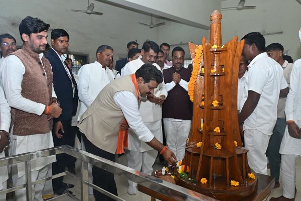 संत गुरू घासीदास बाबा के संदेश से समाज को मिली एकता और मानवता की प्रेरणा&ndash; उप मुख्यमंत्री श्री विजय शर्मा