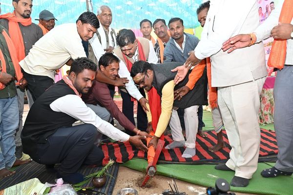 उप मुख्यमंत्री श्री विजय शर्मा ने 5.74 करोड़ रुपये के सड़क निर्माण कार्यों का किया भूमिपूजन