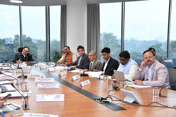 केंद्रीय स्वास्थ्य मंत्री श्री नड्डा ने की प्रदेश की स्वास्थ्य स्थिति की उच्च स्तरीय समीक्षा