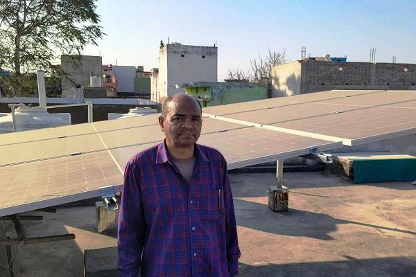  रायपुर : प्रधानमंत्री सूर्यघर मुफ्त बिजली योजना: अधिक बिजली बिल से मुक्त हुए बसंत कुमार