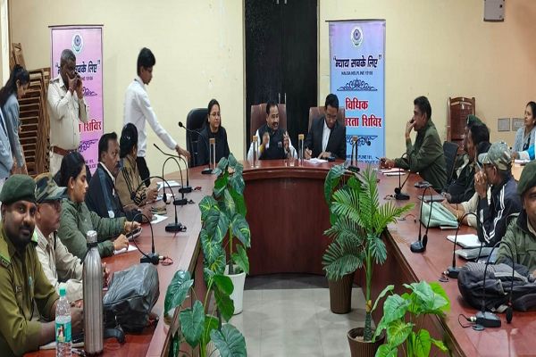  रायपुर : वन विभाग का विधिक साक्षरता प्रशिक्षण कार्यक्रम, अपराधियों पर सख्त कार्रवाई की तैयारी