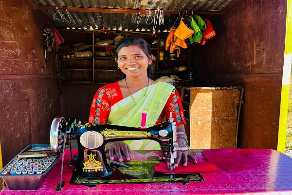 मुख्यमंत्री श्री विष्णुदेव साय के सुशासन में सशक्त हो रही हैं महिलाएँ, महतारी वंदन योजना से बढ़ी आर्थिक मजबूती