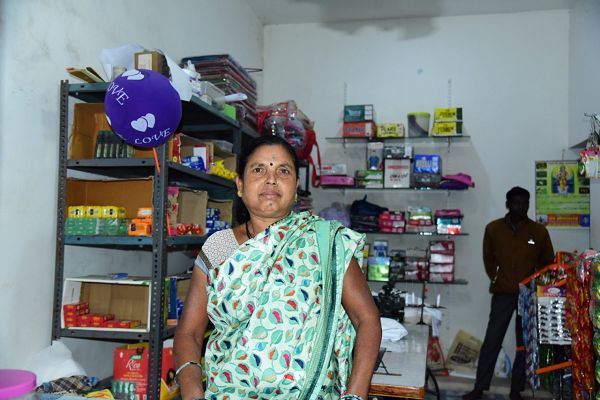  लखपति दीदी राशोबाई ने मेहनत और समूह सहयोग से कायम की आत्मनिर्भरता की मिसाल    