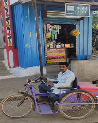 बैटरी चालित मोटराइज्ड ट्राइसाइकिल बनी संबल