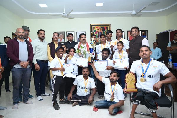 उप मुख्यमंत्री श्री विजय शर्मा से उत्कृष्ट प्रदर्शन करने वाले खिलाड़ियों ने की सौजन्य मुलाकात