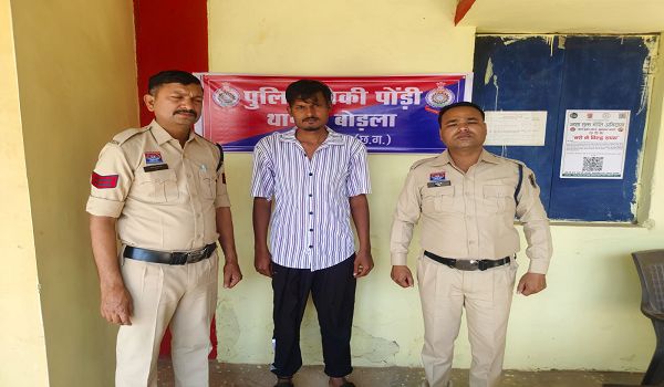 कबीरधाम पुलिस की बड़ी कार्रवाई नकली शराब मामले में फरार आरोपी गिरफ्तार