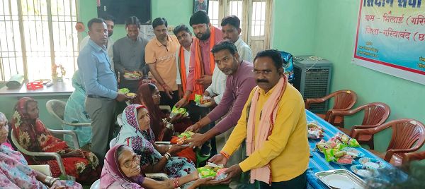 मुख्यमंत्री विष्णुदेव साय के जन्मदिवस पर सियान सेवा सदन में मिला वृद्धजनों का आशीर्वाद