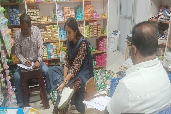 महासमुंद में 09 बोरी गुटखा जब्त