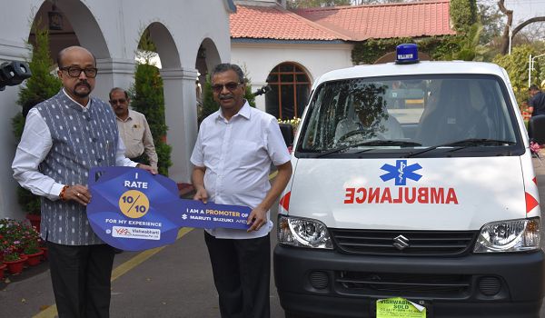 राज्यपाल श्री डेका ने निरामय आरोग्य संस्थान को सौंपी एम्बुलेंस की चाबी