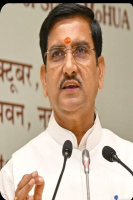 विद्यार्थियों के भविष्य से खिलवाड़ बर्दाश्त नहीं &mdash; केन्द्रीय राज्यमंत्री तोखन साहू का सख्त रुख