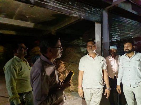 मुख्यमंत्री विष्णुदेव साय के निर्देशों पर सख्ती: किसानों के हित में खाद की कालाबाजारी पर प्रहार