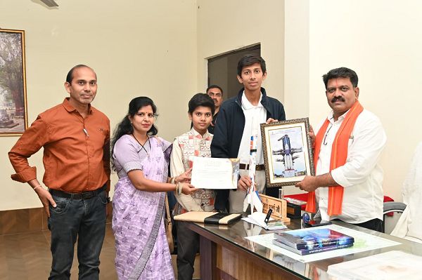 इसरो के युविका कार्यक्रम के लिए चयनित अभिषेक से मिले उप मुख्यमंत्री श्री विजय शर्मा, दी शुभकामनाएं