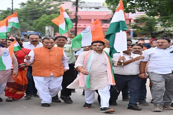 तिरंगा सिर्फ एक कपड़ा नहीं, हमारी संप्रभुता का प्रतीक, शहीदों के बलिदान को रखें अमर-राजस्व मंत्री श्री टंक राम वर्मा