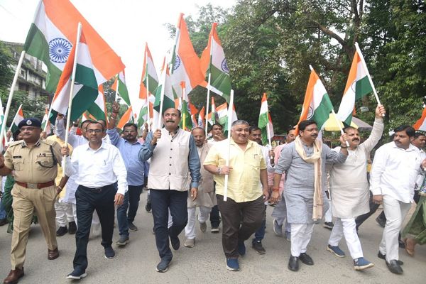 शान से लहराया तिरंगा, देशभक्ति के रंग में रंगा शहर अम्बिकापुर
