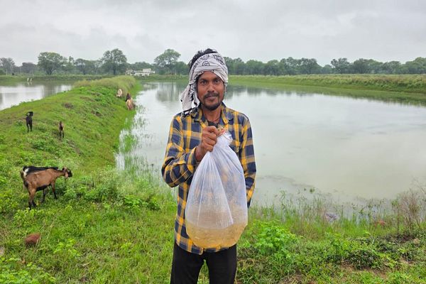 वीबी-जी राम जी आजीविका डबरी मिशन से बरातु सिंह को मिला आय का नया आधार