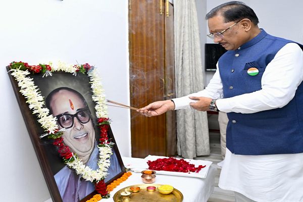 मुख्यमंत्री साय ने स्व कुशाभाऊ ठाकरे की जयंती पर किया नमन