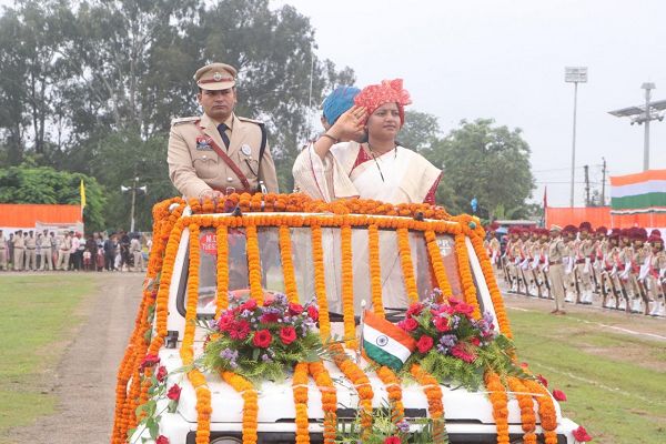  सूरजपुर में हर्षाेल्लास से मनाया गया स्वतंत्रता दिवस