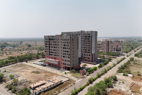विशेष लेख : औद्योगिक निवेश से रोजगार का नया आधार बन रहा नवा रायपुर अटल नगर
