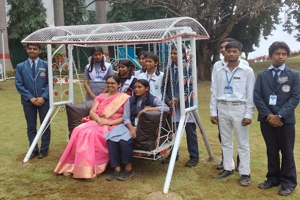  जिला प्रशासन कोरिया की अभिनव पहल : विजनरी-15&rsquo; से विद्यार्थियों को मिली नई दिशा