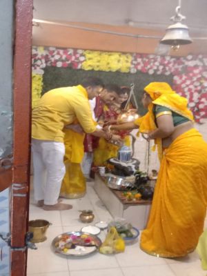 ओम मनोकामेश्वर शिव मंदिर नयापारा दुर्ग द्वारा महाशिवरात्रि की पावन पर्व पर भगवान शिव जी पूजा.........