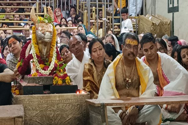 केंद्रीय मंत्री धर्मेंद्र प्रधान ने बाबा महाकाल के किए दर्शन, भस्म आरती में लिया हिस्सा