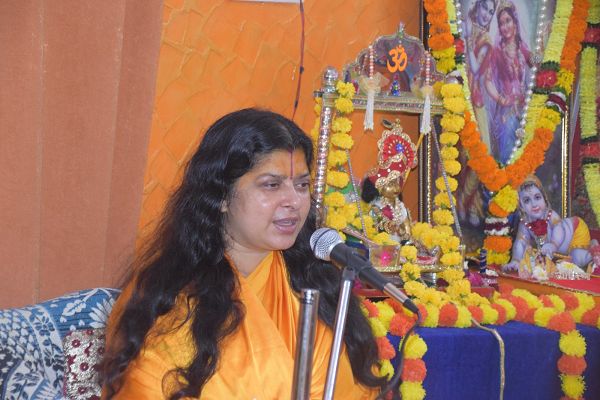 भगवद् कृपा से ही बुद्धि जान सकेगी भगवान को - सुश्री धामेश्वरी देवीजी