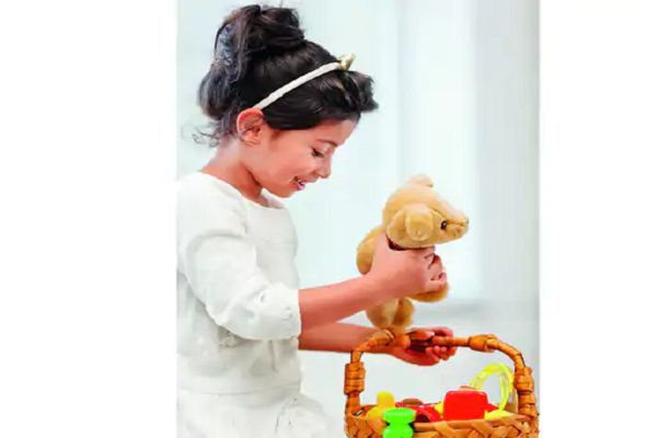 परवरिश:घर के काम में अगर चाहिए बच्चों का साथ तो करनी होगी खेल और काम की ये जुगलबंदी