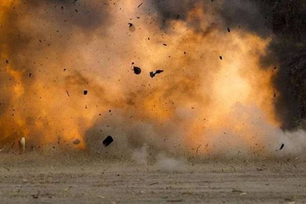 पाकिस्तान में आत्मघाती हमला: 13 सैनिकों की मौत, दर्जनों घायल...