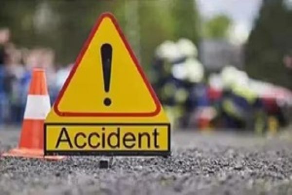 मिनी ट्रक पर पलटी आम से लदी लॉरी: 9 की मौत, 12 घायल...