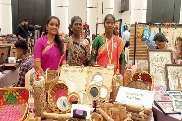  जसोदाबेन की आँखों में अब सपना है और हाथों में हुनर