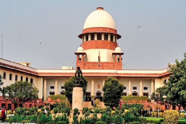 सुप्रीम कोर्ट के निर्देश: कांवड़ मार्ग के होटलों पर दिखाएं लाइसेंस, क्यूआर कोड पर रोक नहीं