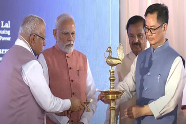 प्रधानमंत्री मोदी ने सांसदों के लिए 184 नए फ्लैटों का किया उद्घाटन