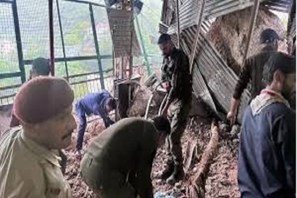 वैष्णो देवी के रूट में लैंडस्लाइड से 30 की मौत