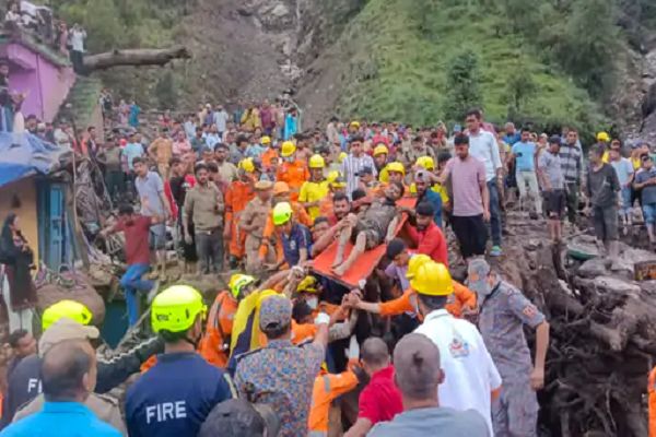 उत्तराखंड में 16 घंटे बाद मलबे से जिंदा निकला शख्स:
