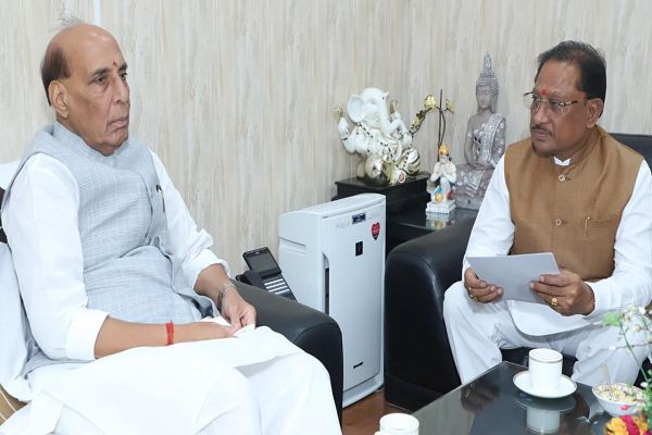 मुख्यमंत्री विष्णुदेव साय से मुलाकात के दौरान रक्षामंत्री ने जताई सहमति