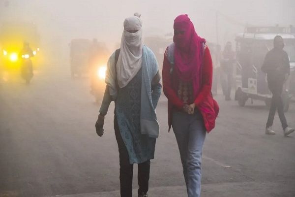 दिल्ली में साल का पहला कोल्ड डे, 13 राज्यों में शीतलहर की चेतावनी