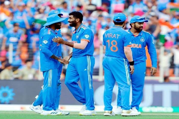  वर्ल्ड कप में भारत ने पाकिस्तान को आठवीं बार किया चित, रोहित फिर चमके