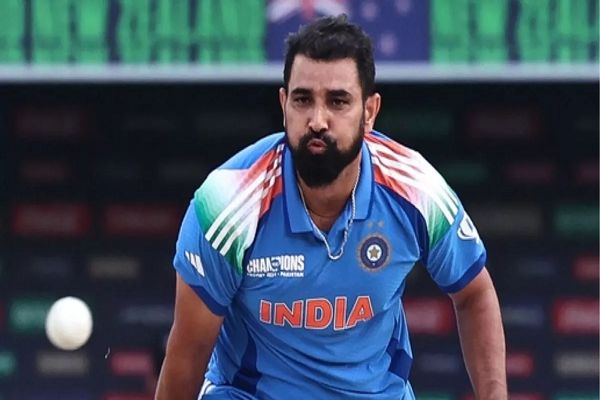 'वापस लाओ...गेंद पर थूक लगाने का नियम..' Mohammed Shami ने ICC से कर डाली बड़ी गुजारिश