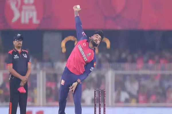 RR vs KKR: IPL 2025 के छठे मैच में आखिरकार हुआ नए नियम का इस्&zwj;तेमाल, राजस्&zwj;थान रॉयल्&zwj;स बनी पहली टीम