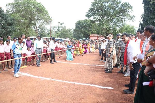 डिप्टी सीएम शर्मा ने ग्राम कच्चापाल में किया बस्तर ओलंपिक 2025 का शुभारंभ